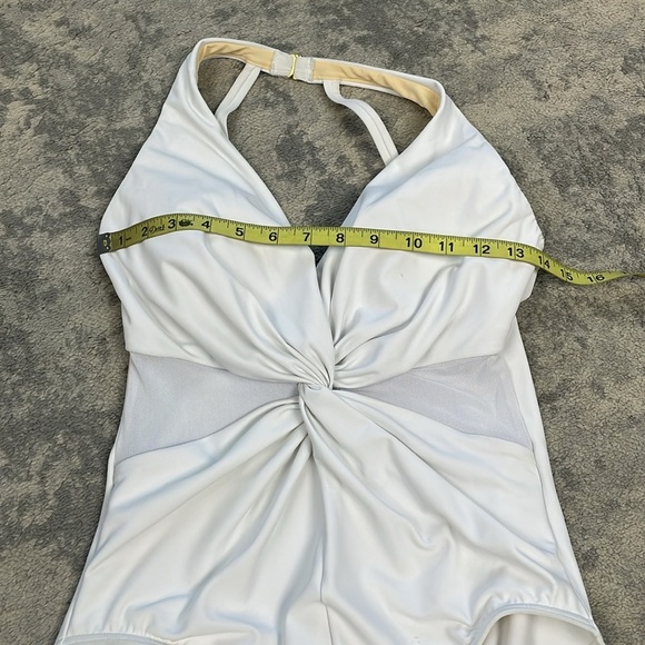 New Miraclesuit Illusionists Wrapture One Piece Swimsuit Mesh Twist White Sz 8 - Picture 7 of 14